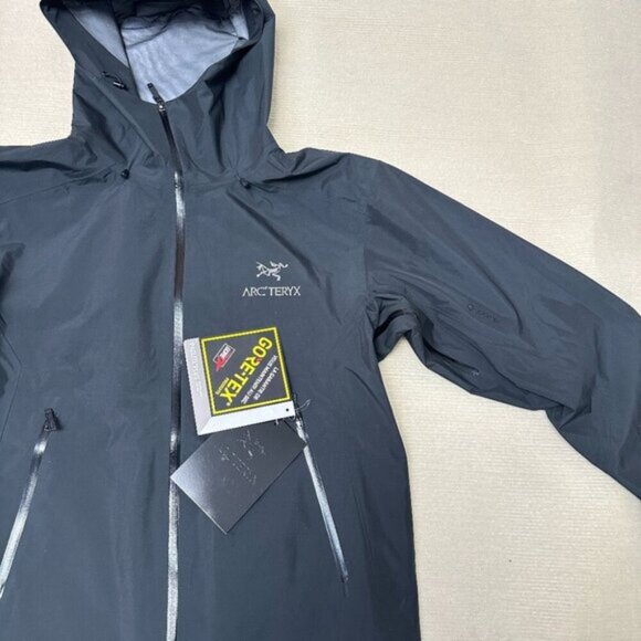 Arc'teryx Beta Series Beta LT Hooded Hardshell Jacket - Picture 3 of 6